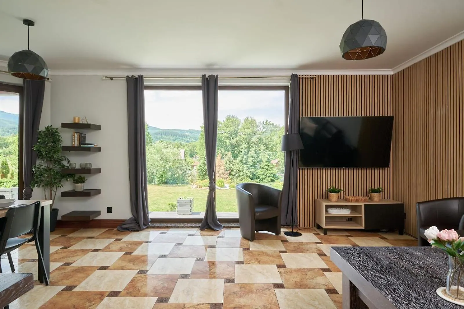 Ferienhaus Apartamenty Everysky Gasthaus Karpacz Polen